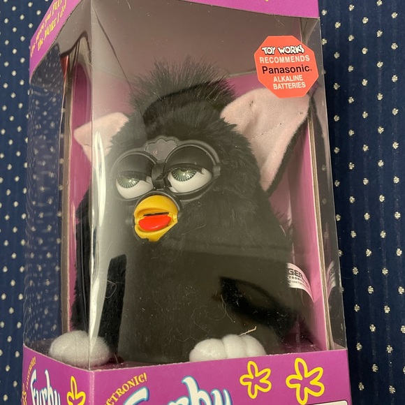 Furby 1998 - Picture 2 of 6